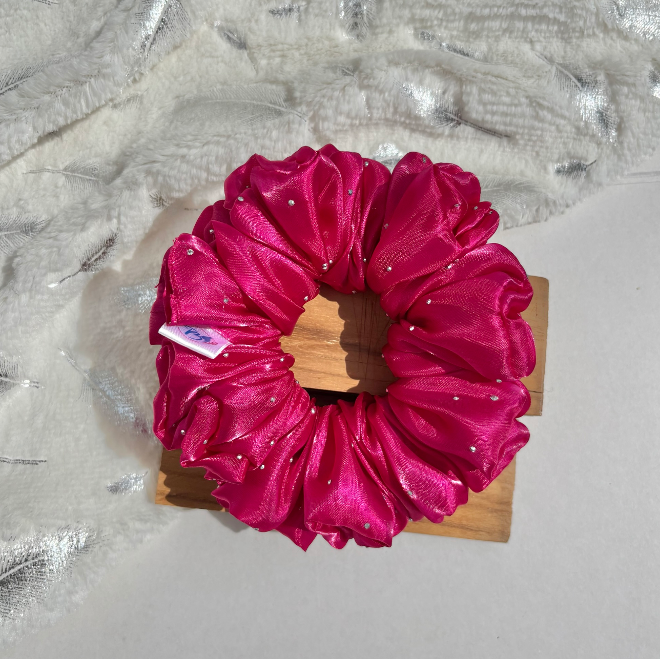 Hot Pink – Glow Glam Scrunchie