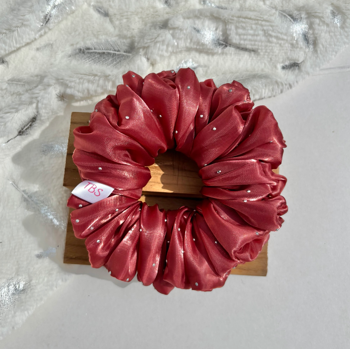 Peachy Coral – Glow Glam Scrunchie
