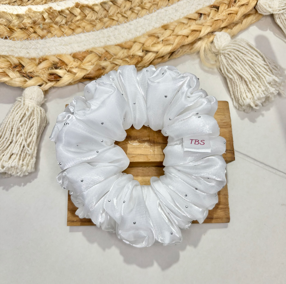 Pearl White – Glow Glam Scrunchie