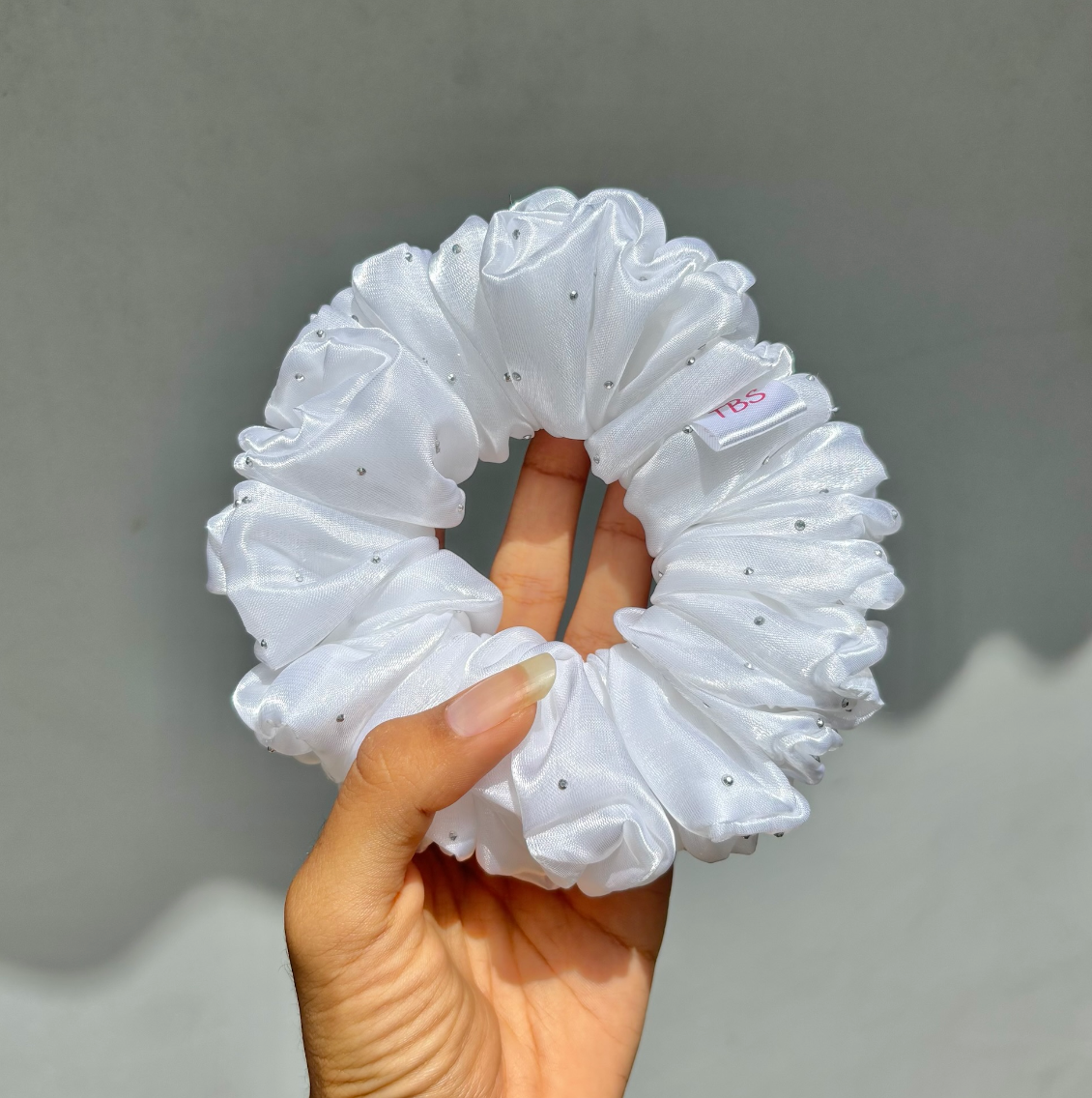 Pearl White – Glow Glam Scrunchie